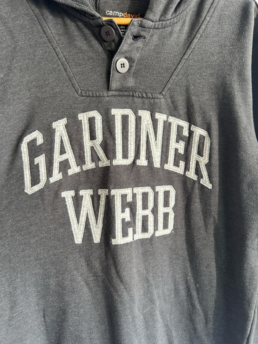 Gardner Webb Men’s Two-Button Hooded Appliqué Sweatshirt Dark Grey | Size Medium